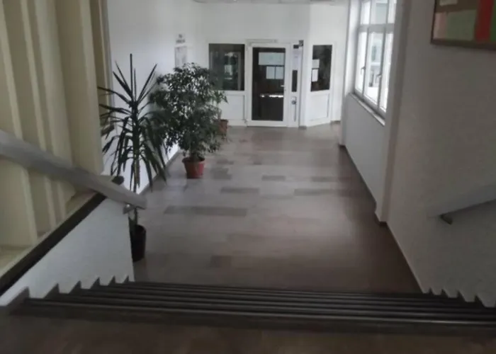Moderne Ferienwohnung Mit Wlan+Schwimmbad+Sauna